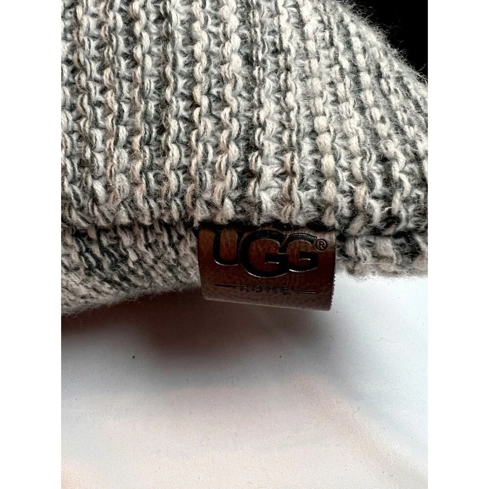 UGG Knit Throw Pillow 20x20 Ivory‎ And Black EUC